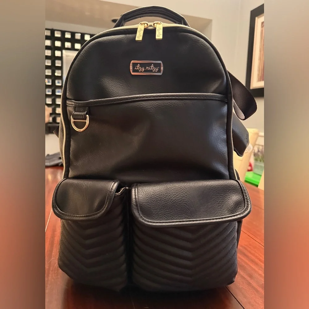 Itzy Ritzy black baby bag backpack